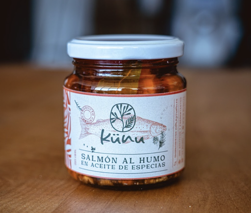 Salmón al Humo Kunu - Entrada con pan amasado local
